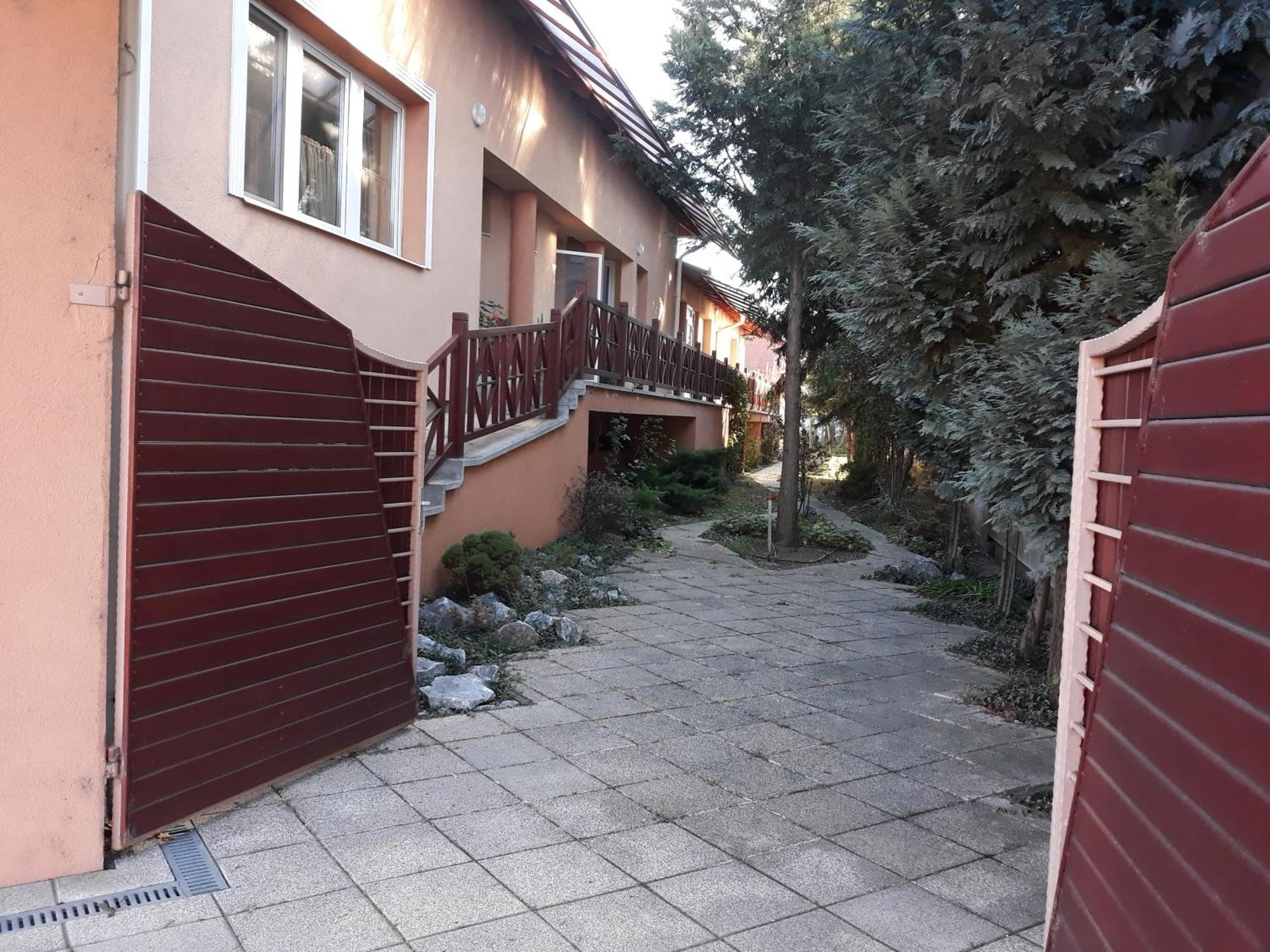 Kenezy Lux Apartman Vendeghaz Hajdúszoboszló Exterior foto