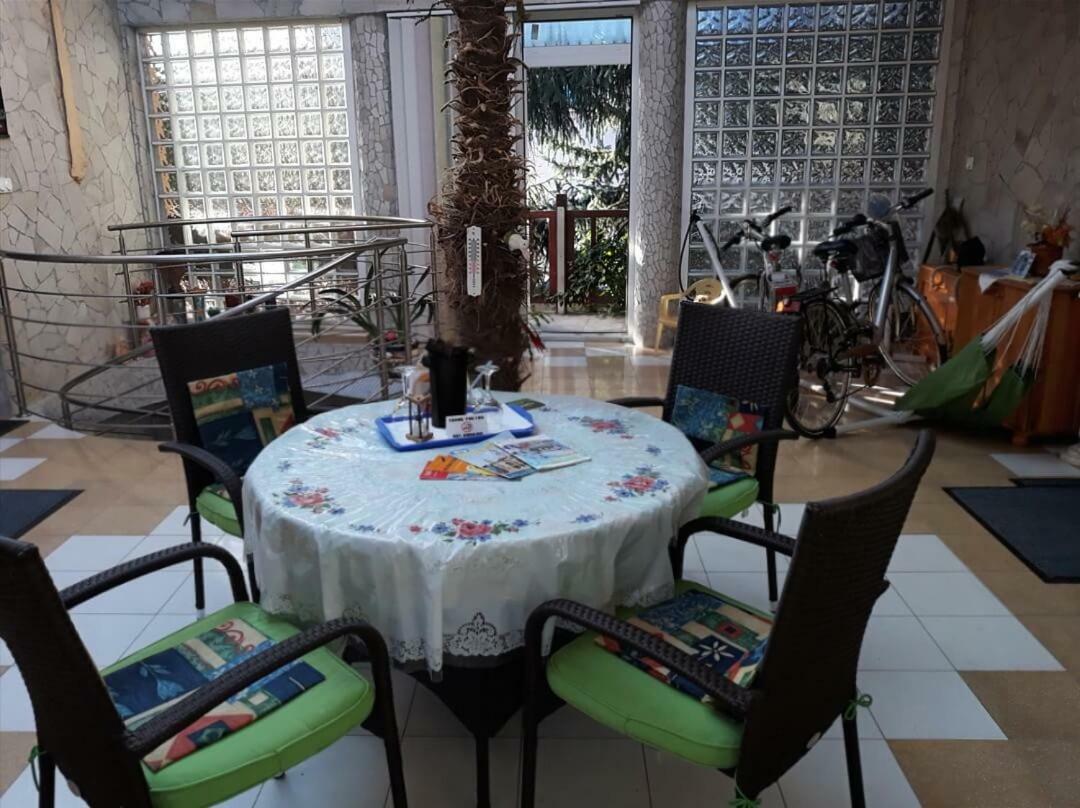 Kenezy Lux Apartman Vendeghaz Hajdúszoboszló Exterior foto
